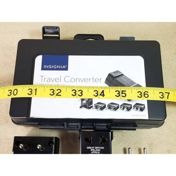 Insignia Travel Converter & 5 Adapter Plugs + Case Color Black NS-MTC1875 - Picture 11 of 12